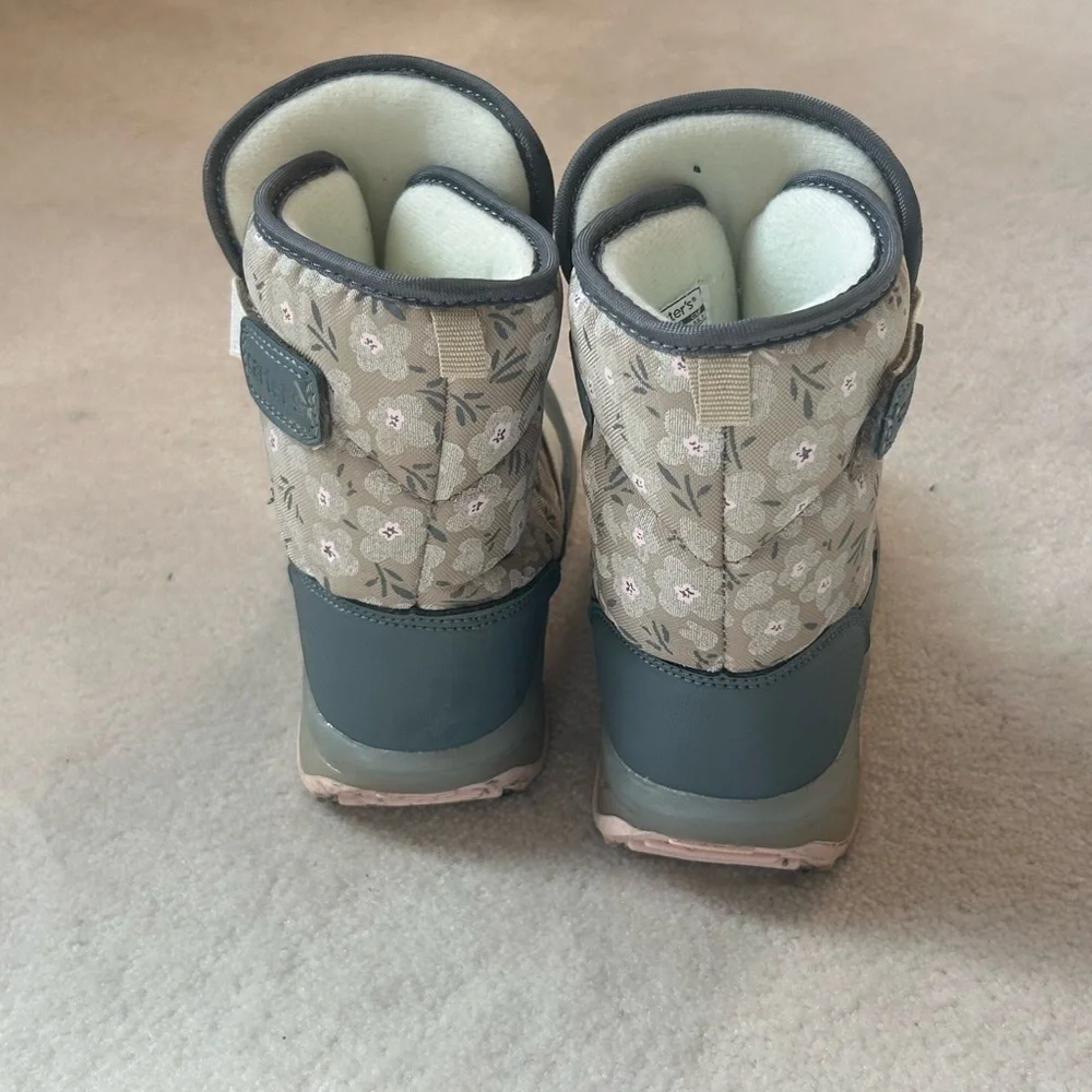 Carter’s Floral Light Up Snow Boots 12
